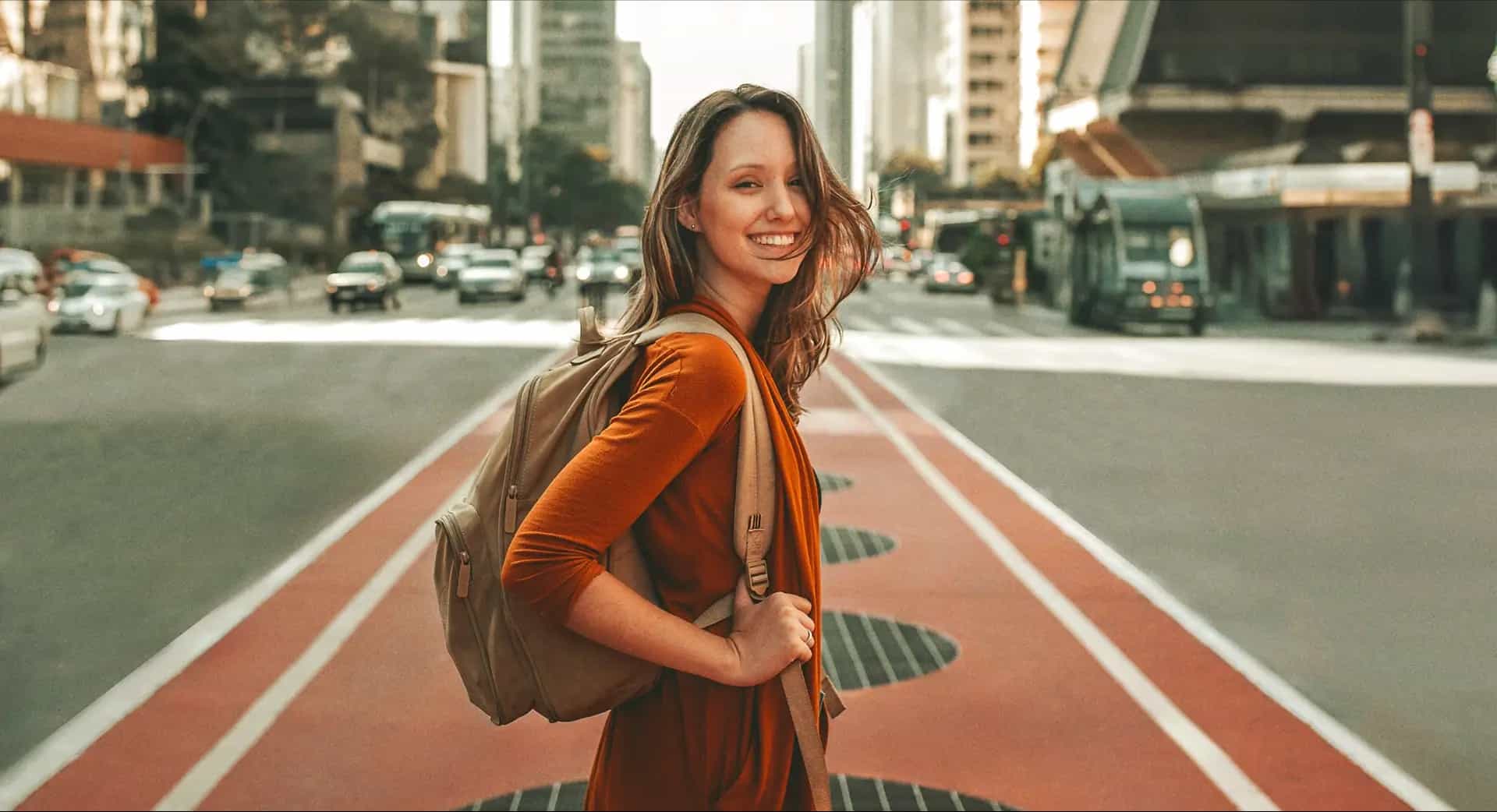 Compara y compra pasajes de bus, tren, transfer al aeropuerto en Chile. Pullman Bus, turbus, Transvip, Delfos y más.